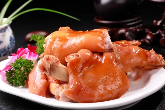 吃什么能补脸上的胶原蛋白最快 2026年吃什么食物补胶原蛋白脸部更加饱