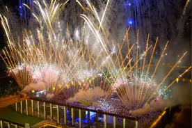 视频｜“五一”假期，岳阳告诉你千年古城“沸腾”起来有多“炸”！图片