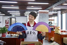 34天、7312把扇子！廿七年只做一件事：“这就是手艺人”图片