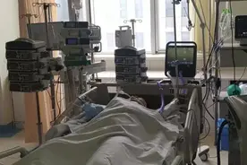 36岁男子头疼自己在家针灸扎破心脏进了ICU，网友：真“扎心”图片
