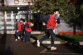 北京多部门联合检查校园消防安全图片