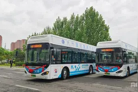 加氢10分钟行驶400公里  北京大兴区首批氢燃料电池公交车“上岗”图片