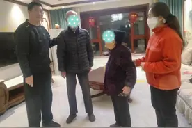 暗夜，85岁老人走失之后……图片