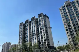 旅游“抢走”购房者，燕郊最抢手的新盘也卖不动了，置业顾问：客户都出去玩了图片