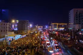 今年五一地铁有多挤：广州日均客流量近千万，24城创历史新高图片