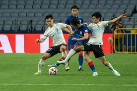 于汉超连场破门锁定胜局！上海申花1:0战胜大连人图片