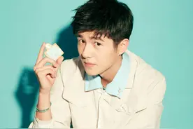 刘昊然被爆“抠完脚又闻手”，工作室发文解释挽回形象图片