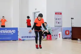 跳绳，你想象不出有多“卷”图片