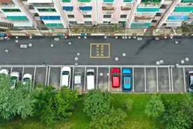 潮评丨车位被占无奈焊死 对付霸停者不该只靠业主发“狠”图片