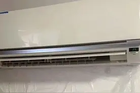 天热这项服务火了！洗出来一大桶脏水图片