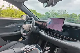 试驾｜极狐阿尔法S全新HI版：智驾功能完成从“新手”到“老司机”的进化图片