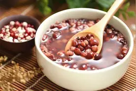 初夏时节喝对粥 开胃又袪湿图片