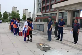惠民：深入学校开展“5•12”防灾减灾日消防知识培训暨灭火逃生疏散演练图片