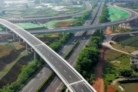 成乐高速扩容乐山城区过境复线段今日通车！图片