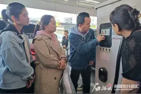 乌鲁木齐新能源车充电桩建设提速 个人申请足不出户就能办理图片
