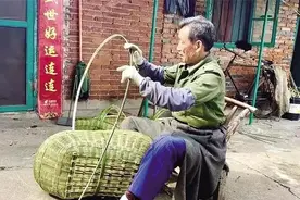 坚守传统技艺67年 希望能传承下去 宜城79岁篾匠订单排到半月后图片