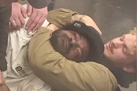 纽约地铁上“私刑”勒死黑人的白人老兵被控过失杀人，曾一度被释放图片