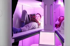 全球首家空中卧铺：飞机上也可以“躺平”睡觉，还有上中下铺可选图片