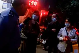 看图定位！民警凭借自拍照连夜找回离家人员图片