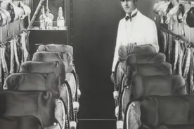 世界上第一位空姐竟曾在“飞艇”上工作图片