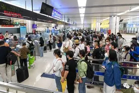 今天起，口岸快捷通关全面恢复，出入境证件实现“全国通办”！图片