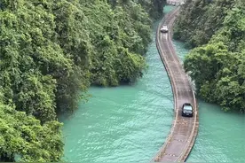 网红浮桥坠车致5人遇难，曾因重大隐患被挂牌督办图片