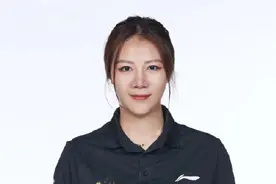 易立执教江苏男篮图片