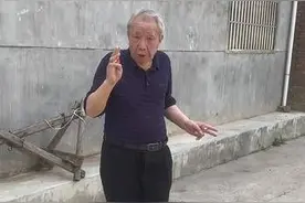 不服老 80岁蓝田老人还在笔耕不辍图片