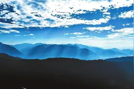 云南屏边惊现丁达尔景观图片