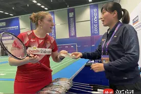 揭秘苏迪曼杯幕后英雄|穿线师：对每支球拍负责到底图片