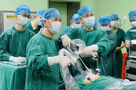 男子右肾藏鸡蛋大肿瘤，武汉医生精细切瘤极限保肾图片