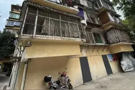 吴谢宇弑母案二审今开庭，看守所同监室人员：他大部分时间在写东西图片