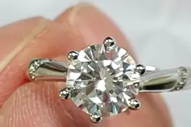 5·20前有人丢了“定情钻戒”？小学生捡到交给学校 警方介入后发现…图片