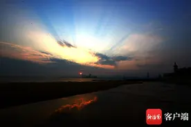 组图 | 海口天空出现“丁达尔光” 你看到了吗？图片