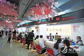 5·20上海婚姻登记甜蜜爆棚！外地有人凌晨3点就去排队，微信这个动作也上了热搜图片