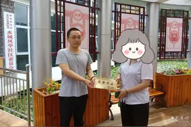 武昌水域风华社区：发放“光荣之家”牌匾，拥军优属“暖兵心”图片