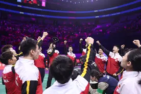 中国队3比0完胜韩国队 第13次获得苏迪曼杯冠军图片