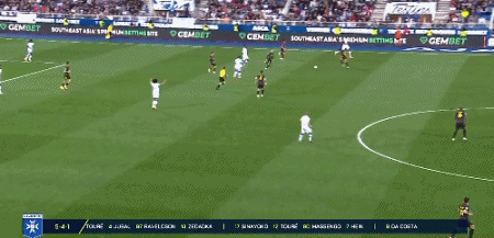 梅西助攻姆巴佩梅开二度 大巴黎2-1欧塞尔图片