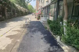 “下雨天再也不用蹚水出门了”，社区用心低洼积水的“麻烦”解决了图片