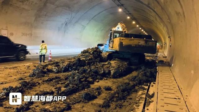 福州一隧道内发生交通事故！