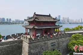 湖北襄阳：古城守护尽在“一砖一瓦”间图片