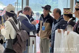 多国驻华使节及外籍专家学者参观访问西藏林芝图片