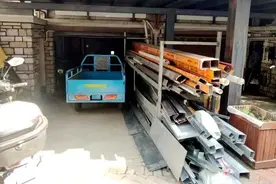 在小区停车库加工铝合金，松江城管快速处置图片