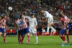 回复来了！拉莫斯调侃C罗：别谈自信，我可是逆转专家！想要签名鞋请带上标签~图片