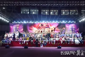 石家庄市第四十二中学隆重举行“永远跟党走 奋进新征程——青春飞扬 筑梦前行”星光晚会图片