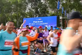 马拉松他山之石：天气炎热有风险、极端高温要熔断，跑马战高温呼唤科学精神图片