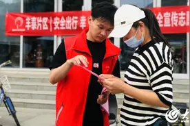 济宁高新区洸河街道丰泰片区开展居民行车安全宣传志愿服务活动图片