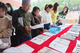 聚焦减负提质，打造高效课堂———衡南县明德小学举行教学开放日活动图片