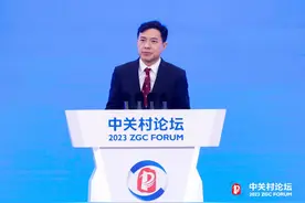 视频｜百度CEO李彦宏：大模型即将改变世界 人类需要与机器共生而非二元对立图片