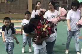 2023“晒晒我们的毕业照”| 一张“哭得动人”一张“笑得动心”图片